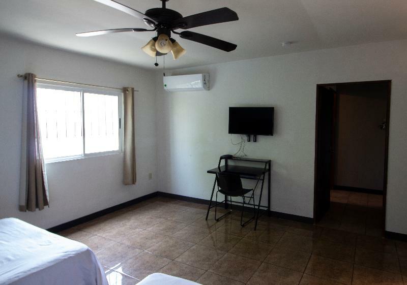 Econosuites 2*